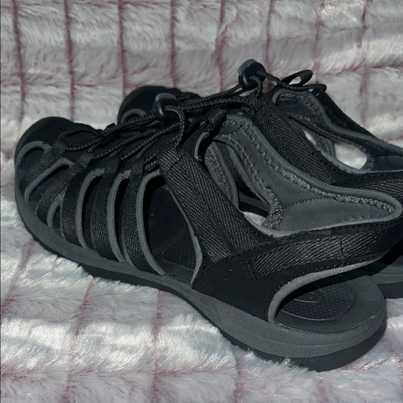 Croft &‎ Barrow Black Women’s Closed-Toe Sandals for Active Wear - Picture 6 of 16